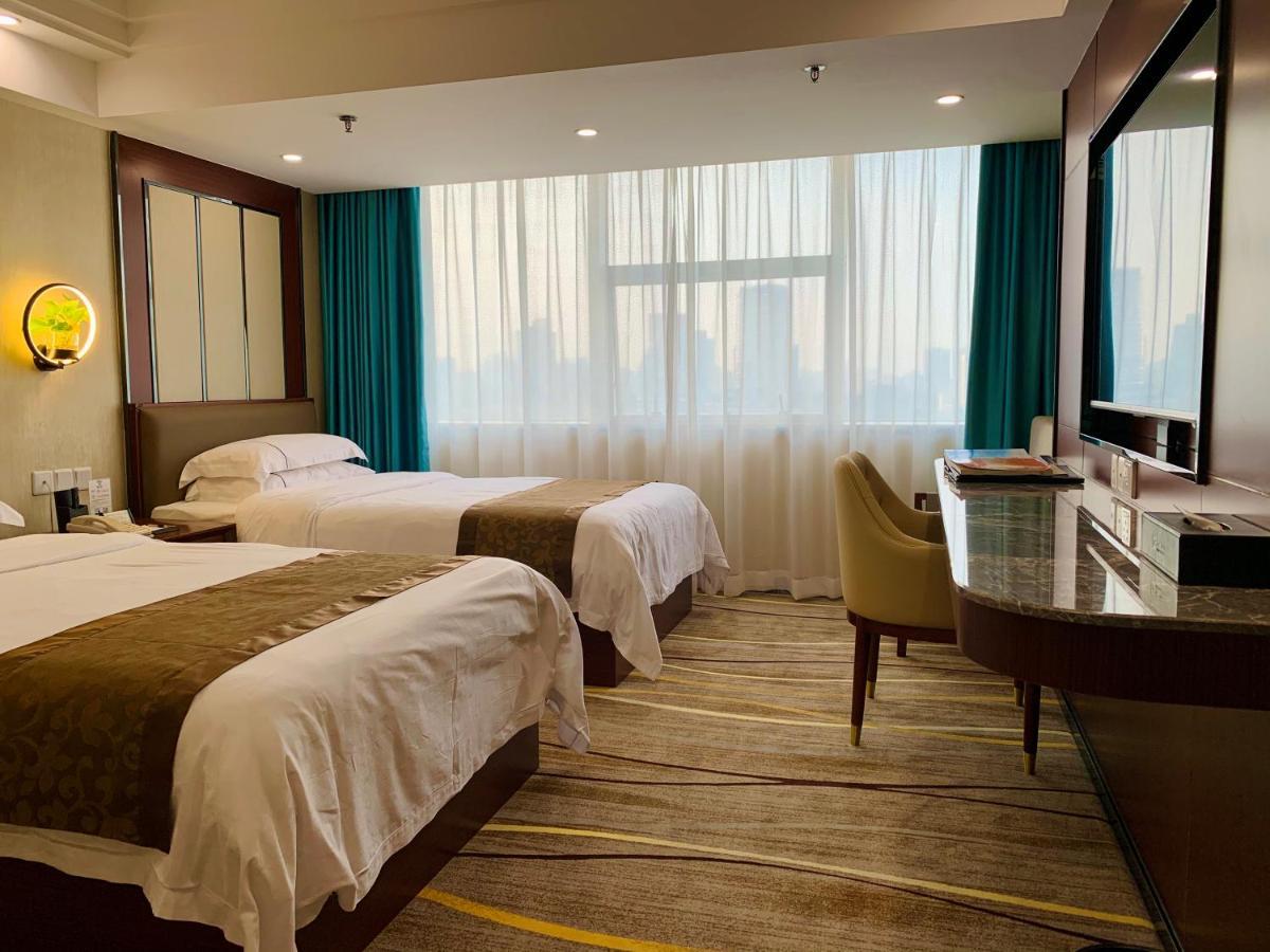 Skyline Plaza Hotel Kuangcsou Kültér fotó