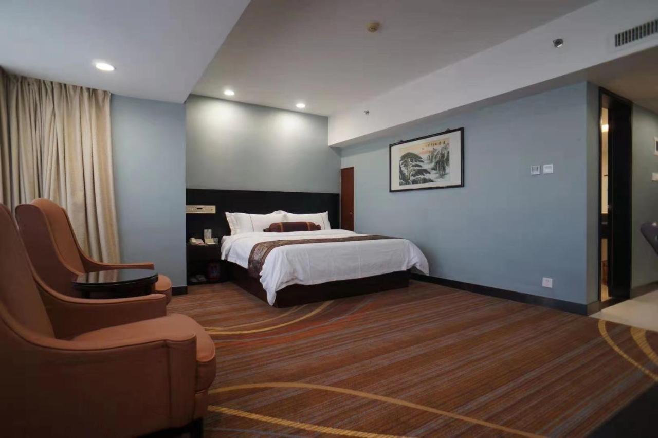 Skyline Plaza Hotel Kuangcsou Kültér fotó