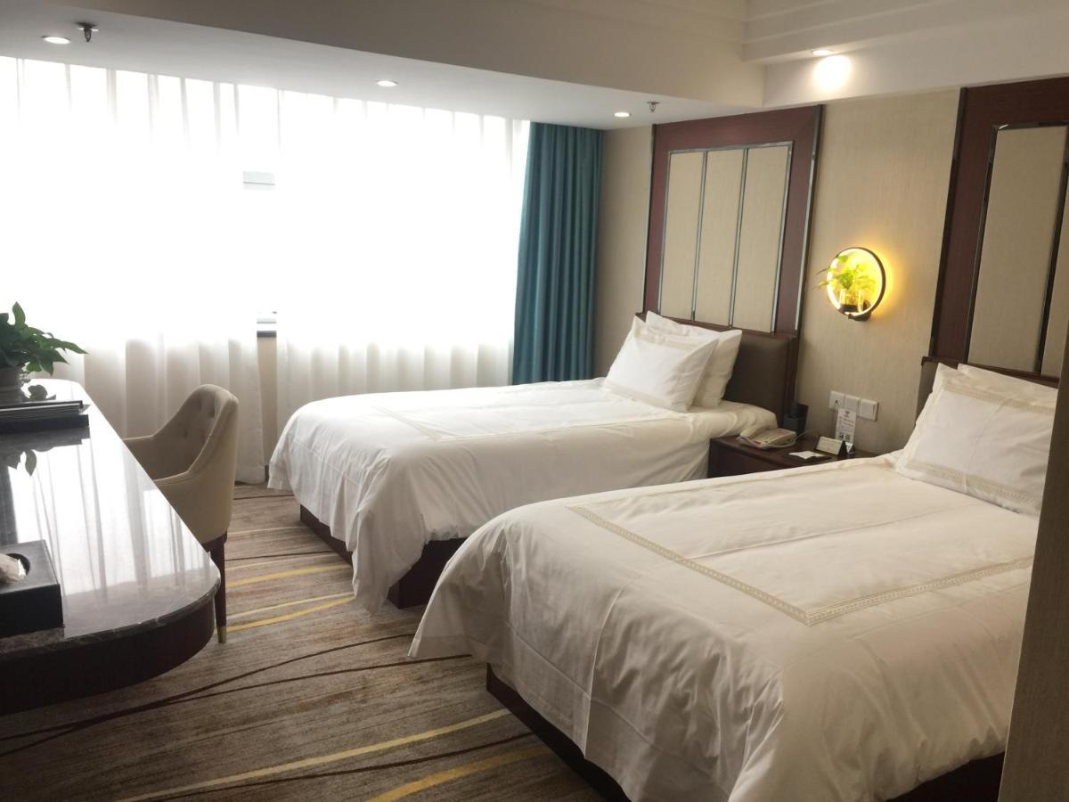 Skyline Plaza Hotel Kuangcsou Kültér fotó