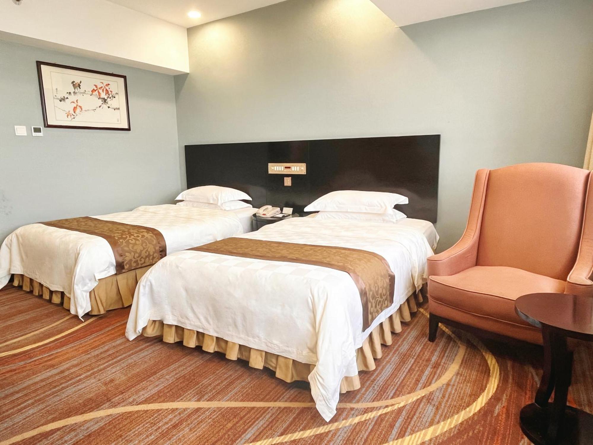 Skyline Plaza Hotel Kuangcsou Kültér fotó