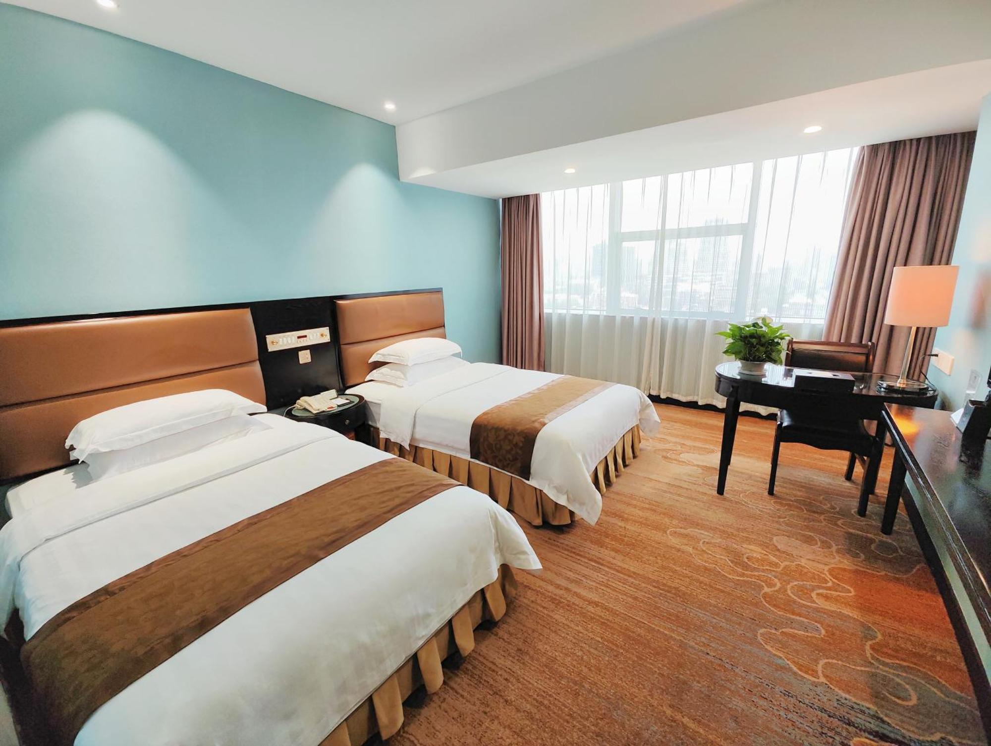 Skyline Plaza Hotel Kuangcsou Kültér fotó