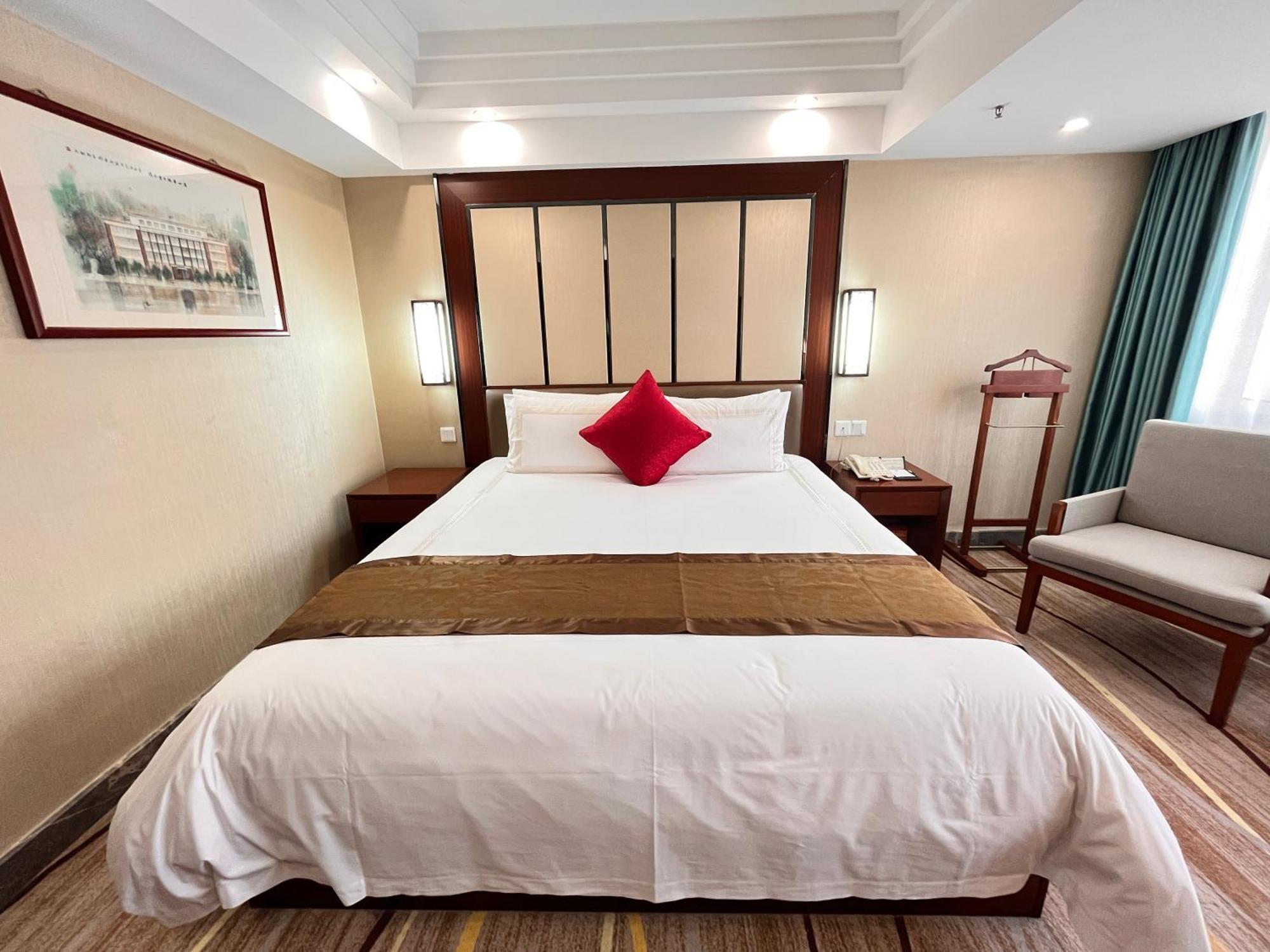 Skyline Plaza Hotel Kuangcsou Kültér fotó