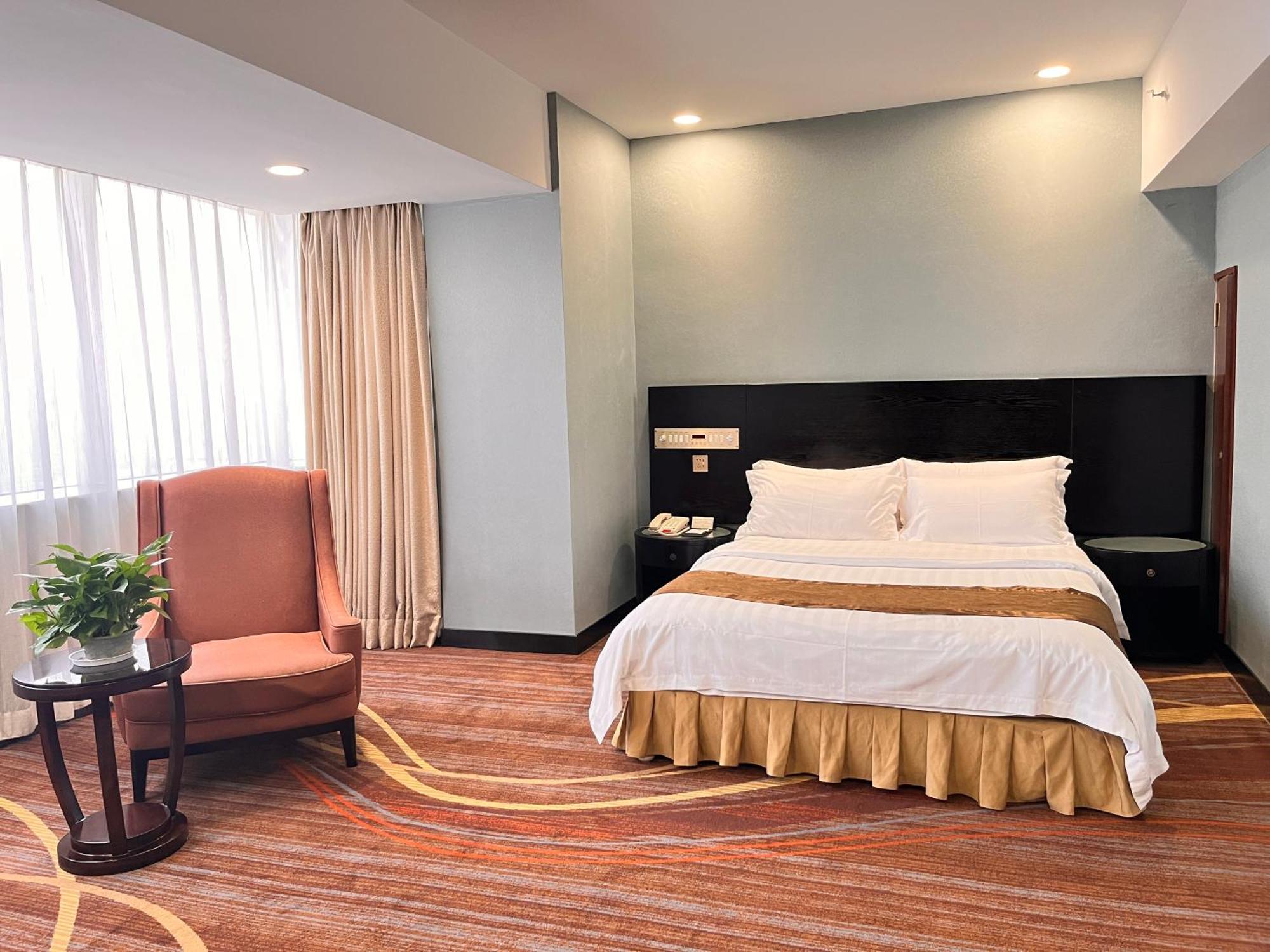 Skyline Plaza Hotel Kuangcsou Kültér fotó