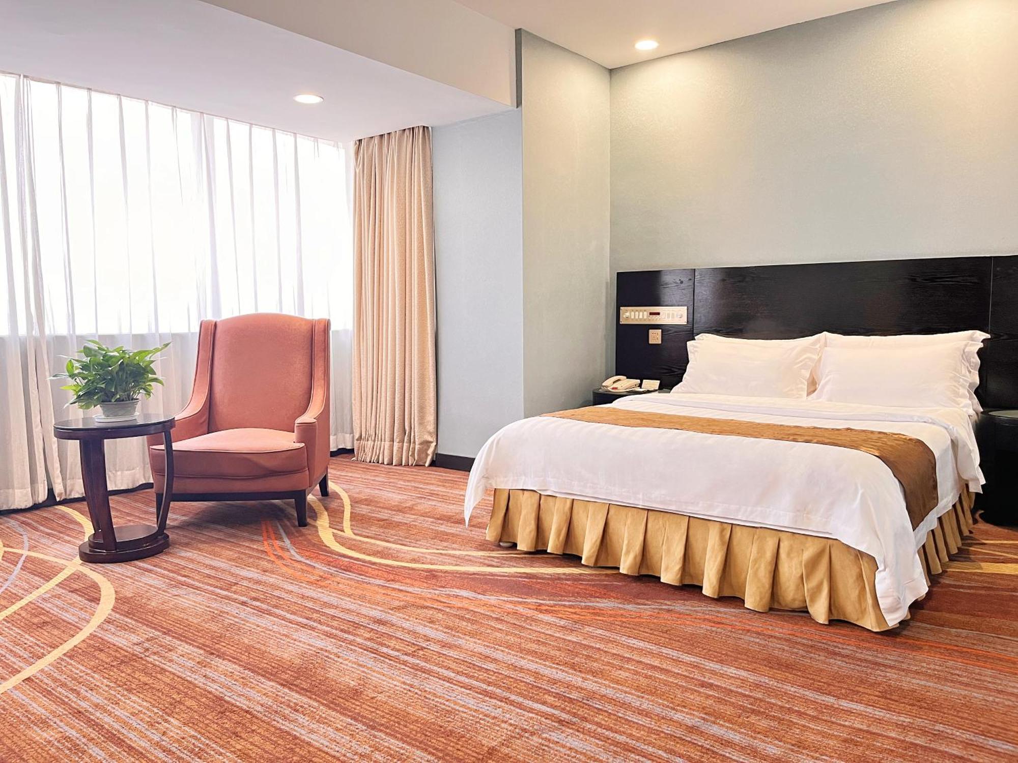 Skyline Plaza Hotel Kuangcsou Kültér fotó