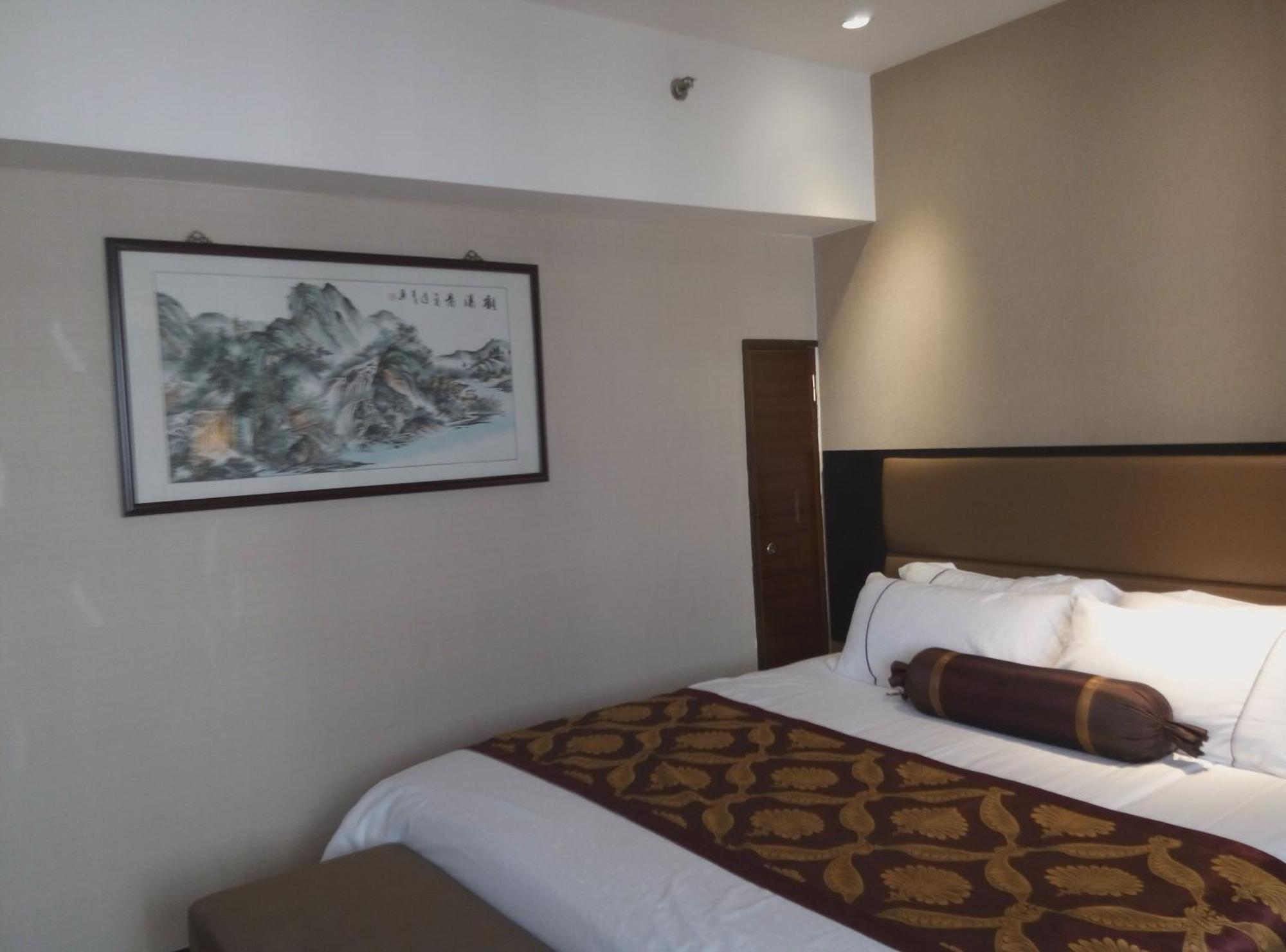 Skyline Plaza Hotel Kuangcsou Kültér fotó