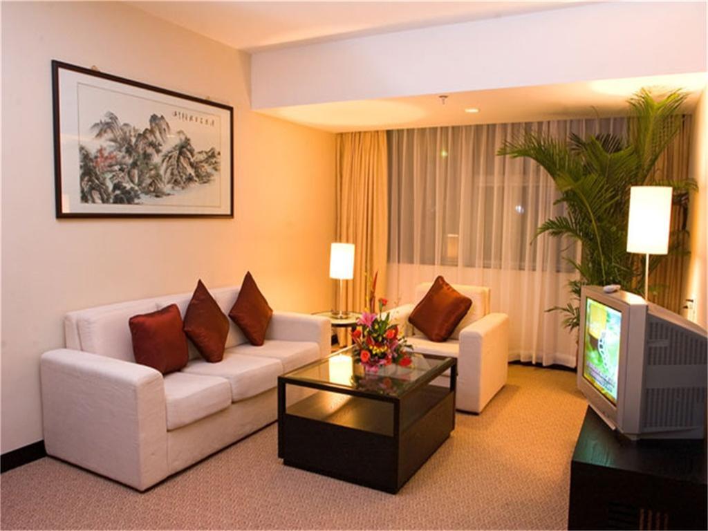 Skyline Plaza Hotel Kuangcsou Beltér fotó